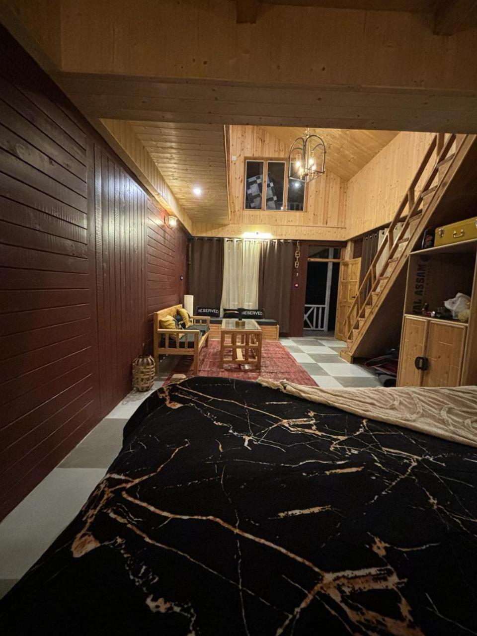 Soho House Lägenhet Jibhi Exteriör bild