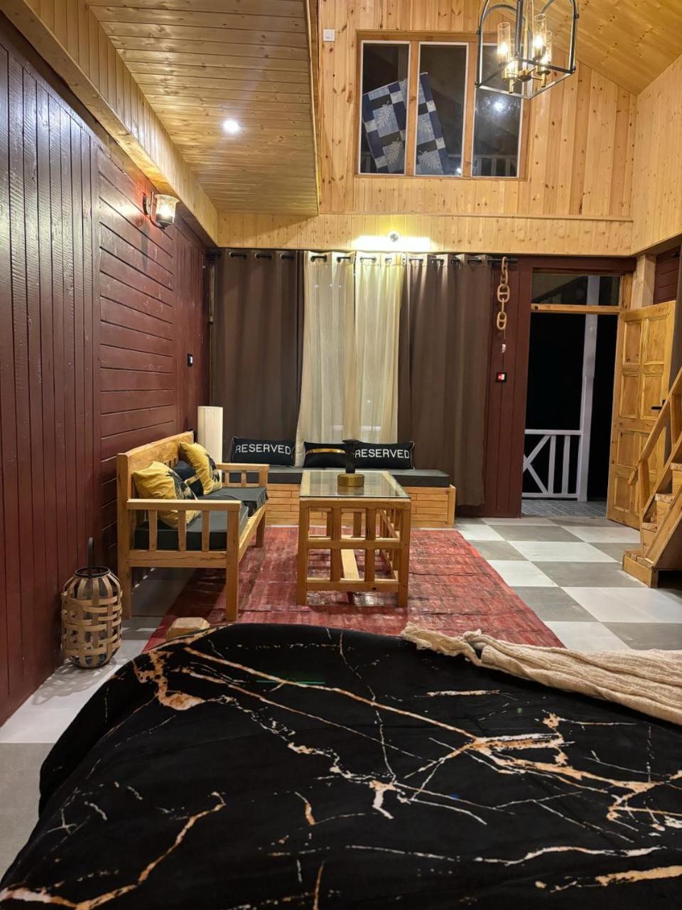 Soho House Lägenhet Jibhi Exteriör bild
