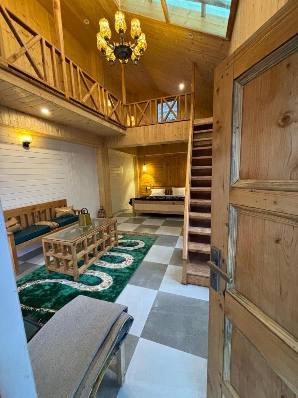 Soho House Lägenhet Jibhi Exteriör bild