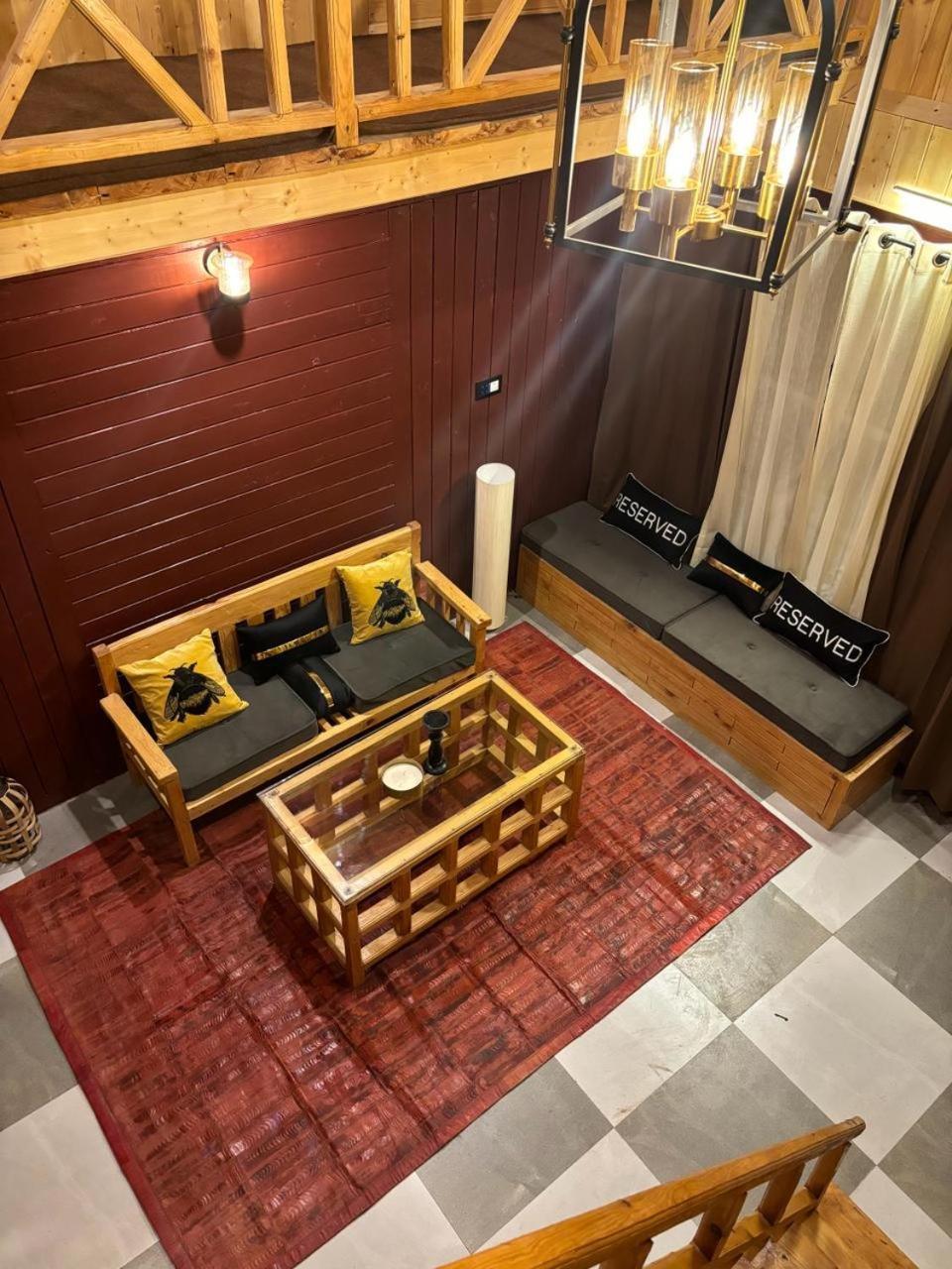 Soho House Lägenhet Jibhi Exteriör bild