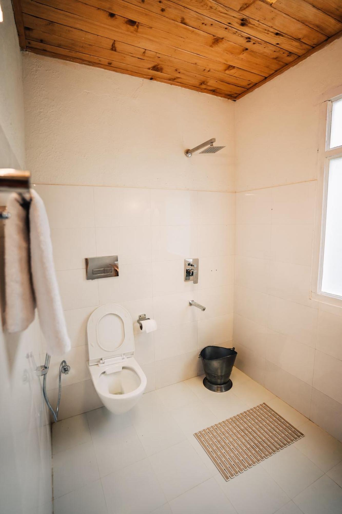 Soho House Lägenhet Jibhi Exteriör bild