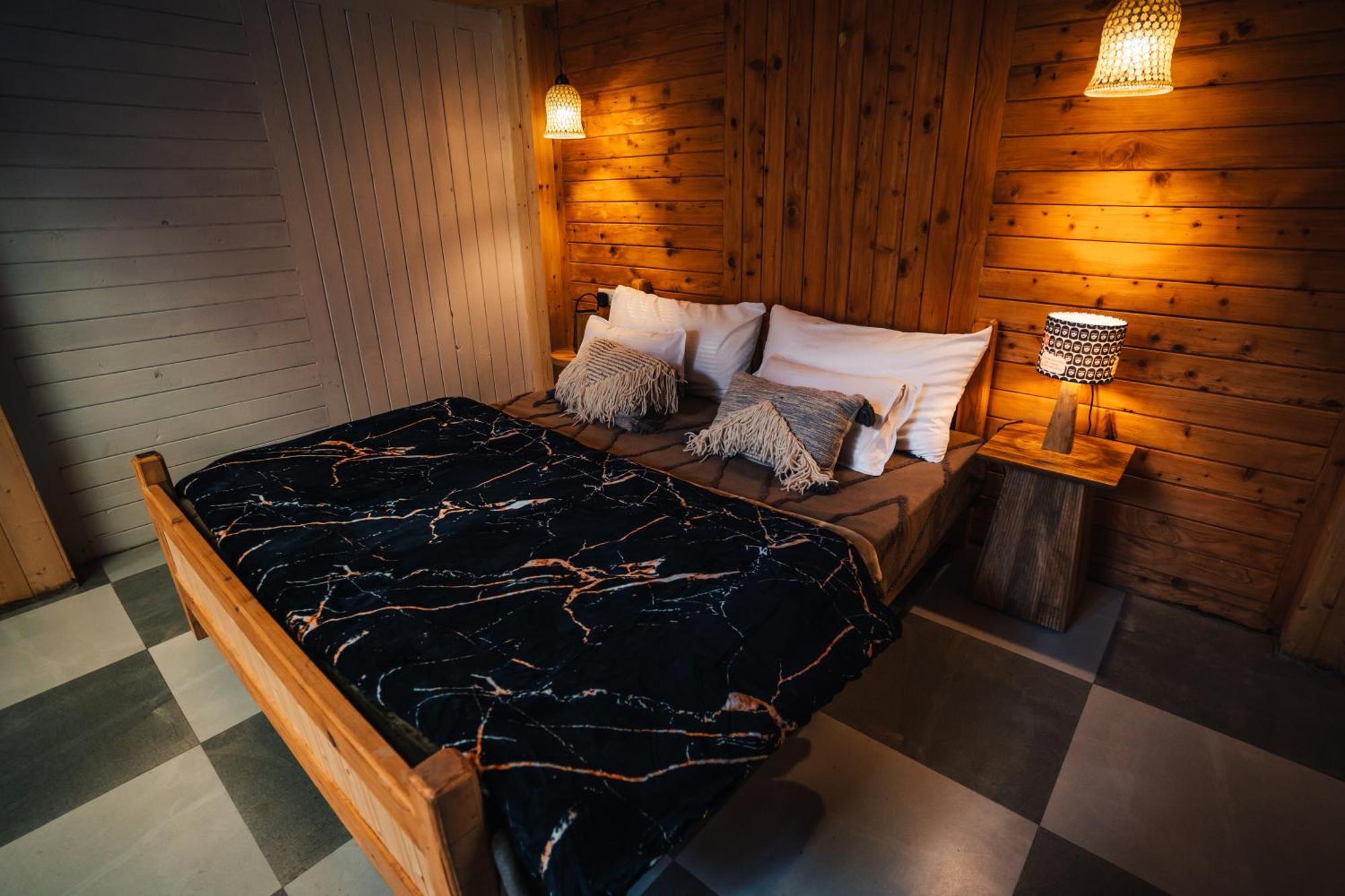 Soho House Lägenhet Jibhi Exteriör bild