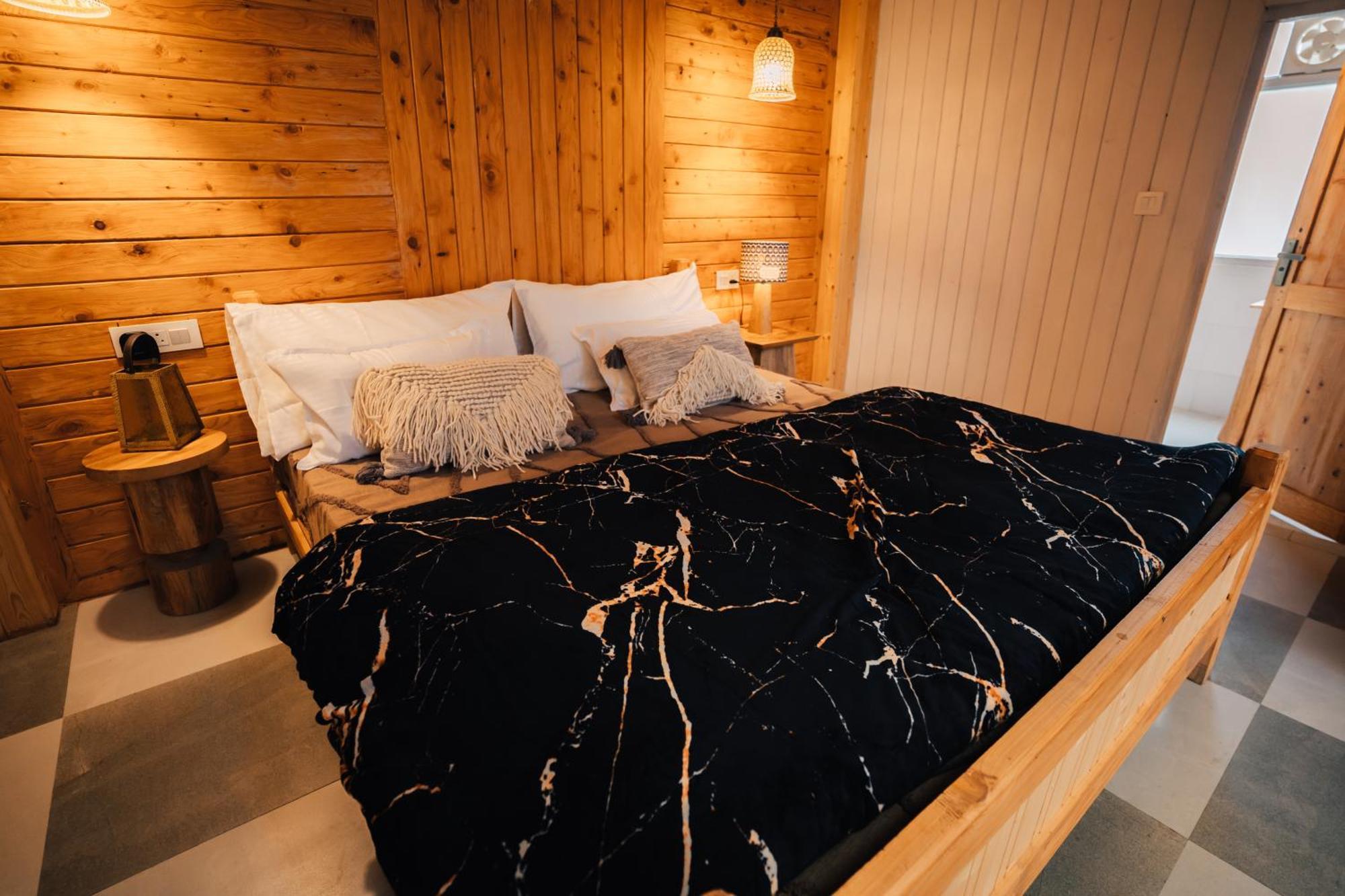 Soho House Lägenhet Jibhi Exteriör bild