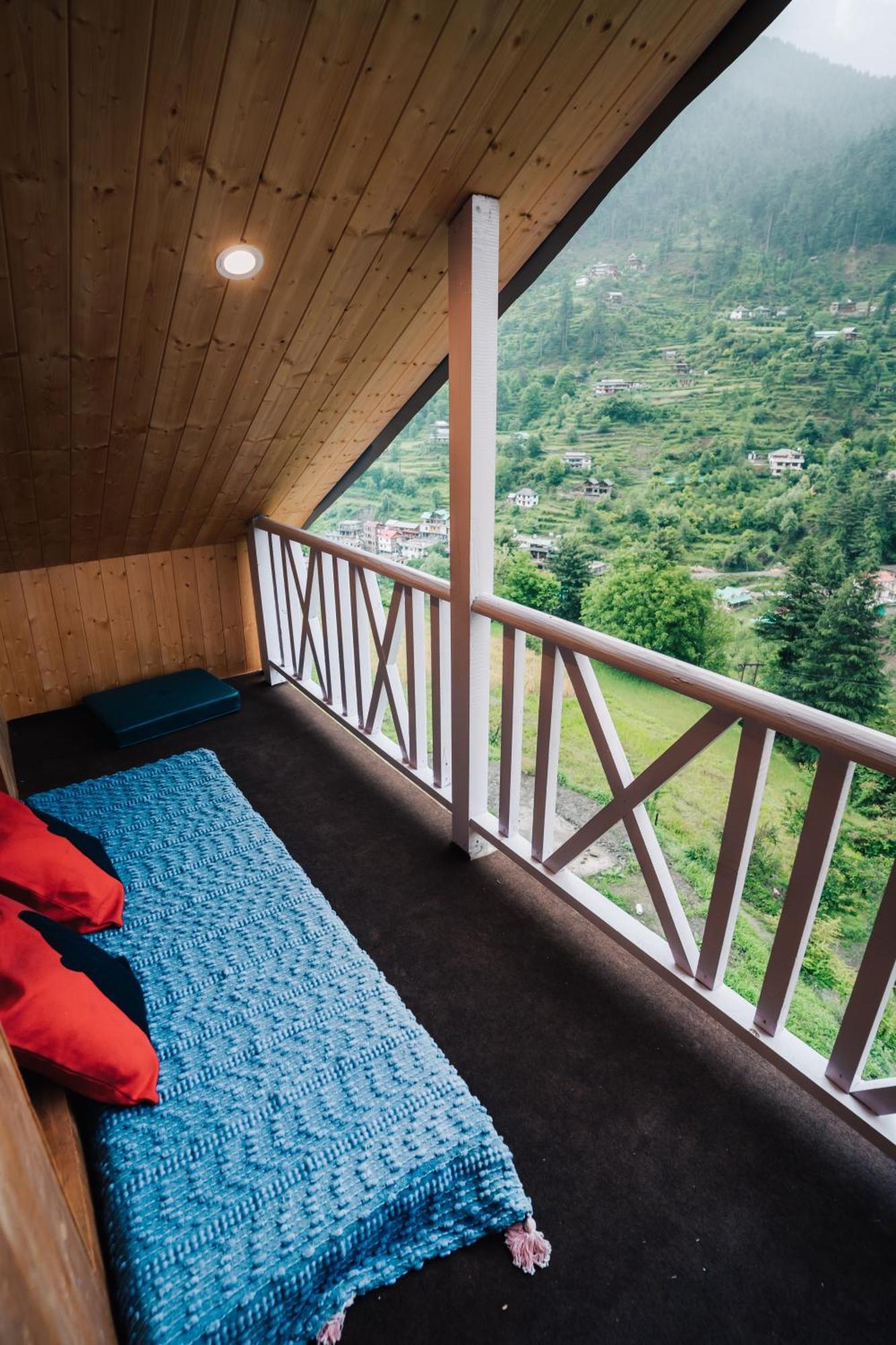 Soho House Lägenhet Jibhi Exteriör bild