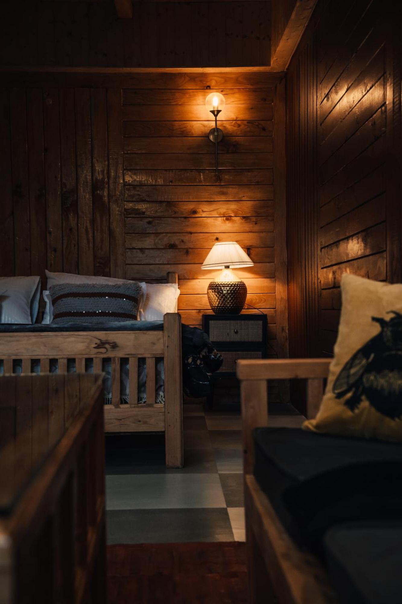 Soho House Lägenhet Jibhi Exteriör bild